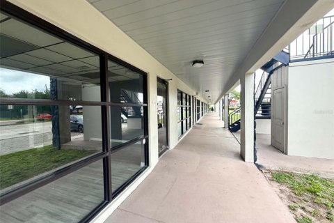 Propiedad comercial en venta en Tampa, Florida, 2184.32 m2 № 2226525 - foto 6