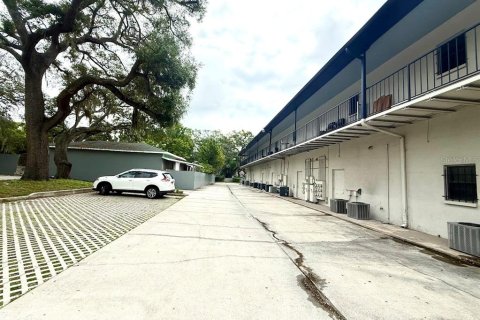 Propiedad comercial en venta en Tampa, Florida, 2184.32 m2 № 2226525 - foto 12