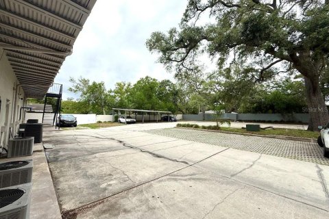 Propiedad comercial en venta en Tampa, Florida, 2184.32 m2 № 2226525 - foto 14