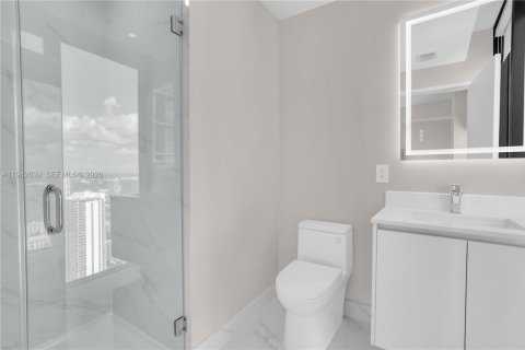Condo in Miami, Florida, 4 bedrooms  № 1999436 - photo 24