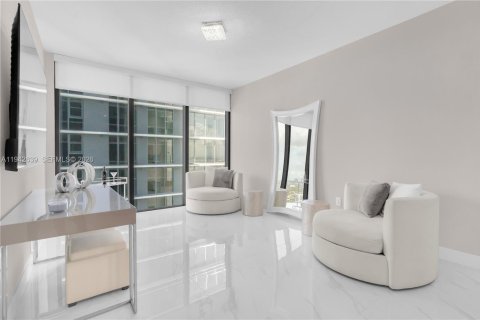 Condo in Miami, Florida, 4 bedrooms  № 1999436 - photo 6
