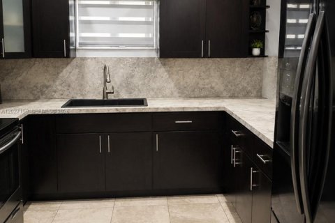 Купить виллу или дом в Майами, Флорида 3 спальни, 125.42м2, № 2083937 - фото 5