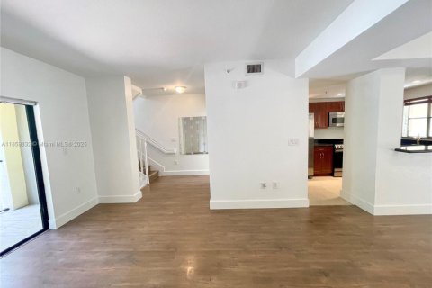 Touwnhouse à vendre à Miami, Floride: 2 chambres, 132.39 m2 № 1957800 - photo 29