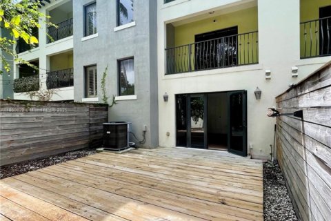 Touwnhouse à vendre à Miami, Floride: 2 chambres, 132.39 m2 № 1957800 - photo 20