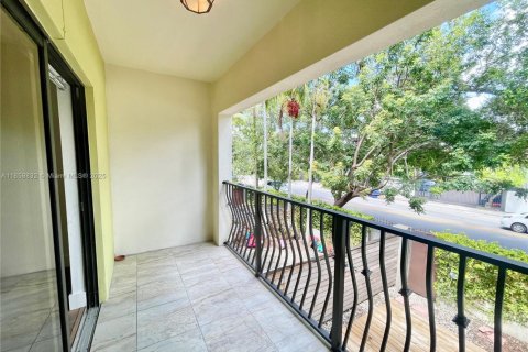 Touwnhouse à vendre à Miami, Floride: 2 chambres, 132.39 m2 № 1957800 - photo 27