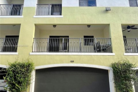 Touwnhouse à vendre à Miami, Floride: 2 chambres, 132.39 m2 № 1957800 - photo 3