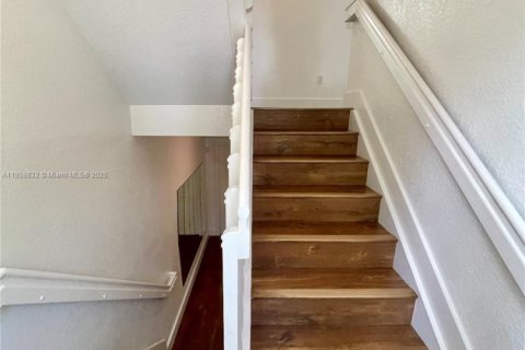 Touwnhouse à vendre à Miami, Floride: 2 chambres, 132.39 m2 № 1957800 - photo 22