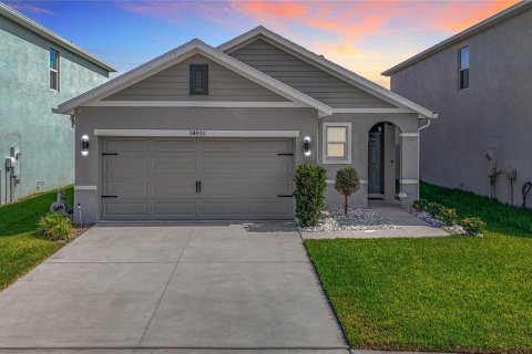 House in Wesley Chapel, Florida 3 bedrooms, 141.03 sq.m. № 1803660 - photo 1