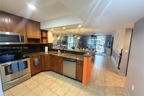 Condominio en alquiler en Lantana, Florida, 2 dormitorios, 95.6 m2 № 2032455 - foto 4