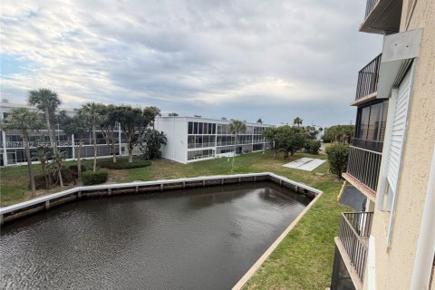 Condominio en alquiler en Lantana, Florida, 2 dormitorios, 95.6 m2 № 2032455 - foto 20