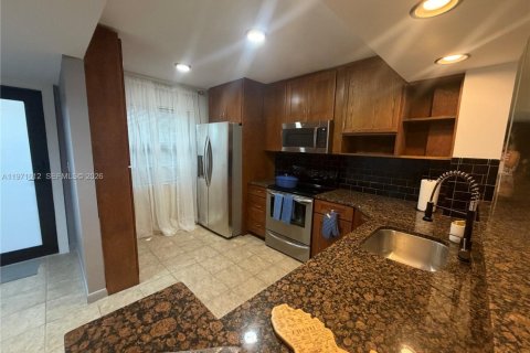 Condominio en alquiler en Lantana, Florida, 2 dormitorios, 95.6 m2 № 2032455 - foto 7