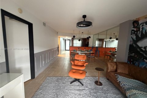 Condominio en alquiler en Lantana, Florida, 2 dormitorios, 95.6 m2 № 2032455 - foto 10