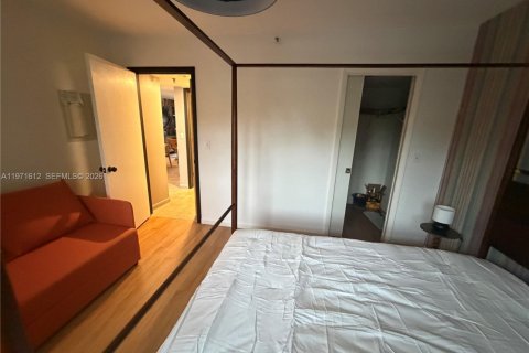 Condominio en alquiler en Lantana, Florida, 2 dormitorios, 95.6 m2 № 2032455 - foto 27