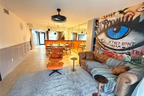 Condominio en alquiler en Lantana, Florida, 2 dormitorios, 95.6 m2 № 2032455 - foto 8