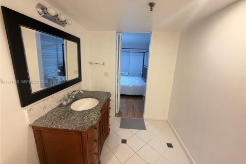 Condominio en alquiler en Lantana, Florida, 2 dormitorios, 95.6 m2 № 2032455 - foto 28