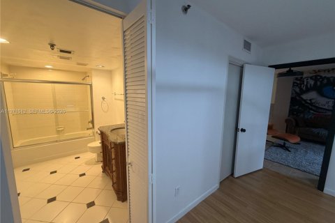 Condominio en alquiler en Lantana, Florida, 2 dormitorios, 95.6 m2 № 2032455 - foto 26