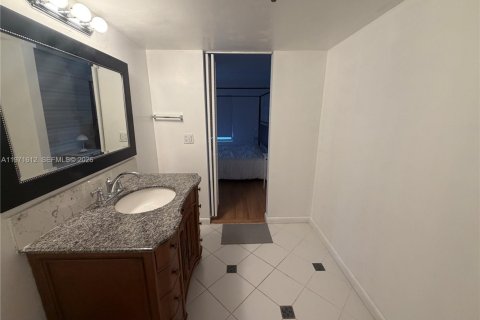 Condominio en alquiler en Lantana, Florida, 2 dormitorios, 95.6 m2 № 2032455 - foto 25