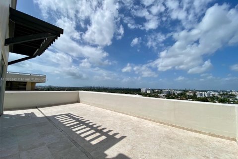 Copropriété à louer à Surfside, Floride: 3 chambres, 223.34 m2 № 1957492 - photo 2