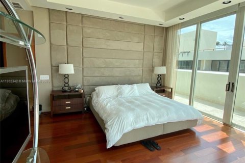 Copropriété à louer à Surfside, Floride: 3 chambres, 223.34 m2 № 1957492 - photo 20