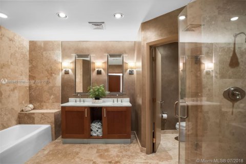 Copropriété à louer à Surfside, Floride: 3 chambres, 223.34 m2 № 1957492 - photo 22