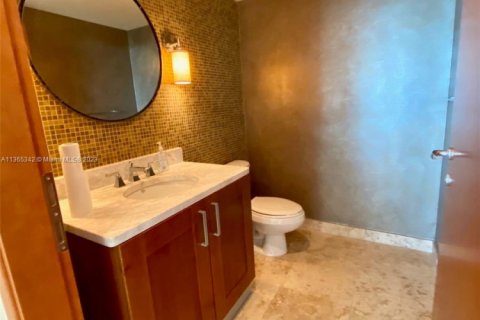 Copropriété à louer à Surfside, Floride: 3 chambres, 223.34 m2 № 1957492 - photo 19