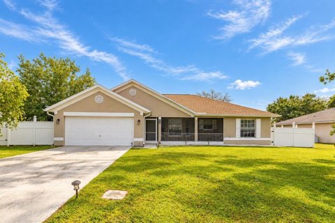 Villa ou maison à Poinciana, Floride 3 chambres, 145.95 m2 № 2398793