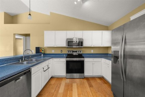 Villa ou maison à vendre à Poinciana, Floride: 3 chambres, 145.95 m2 № 2398793 - photo 12