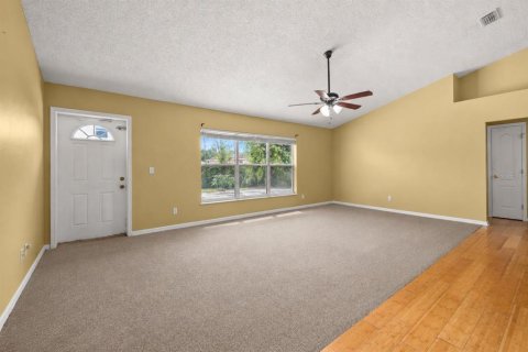 Villa ou maison à vendre à Poinciana, Floride: 3 chambres, 145.95 m2 № 2398793 - photo 17