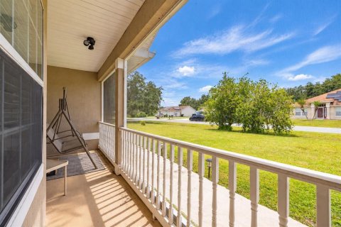 Villa ou maison à vendre à Poinciana, Floride: 3 chambres, 145.95 m2 № 2398793 - photo 4