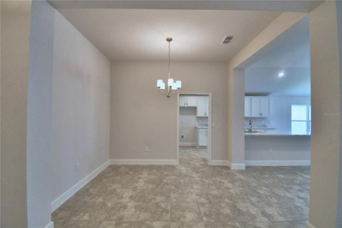 Casa en venta en Auburndale, Florida, 3 dormitorios, 183.02 m2 № 2215225 - foto 3