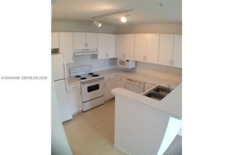 Copropriété à louer à Miramar, Floride: 1 chambre, 65.03 m2 № 2270216 - photo 3