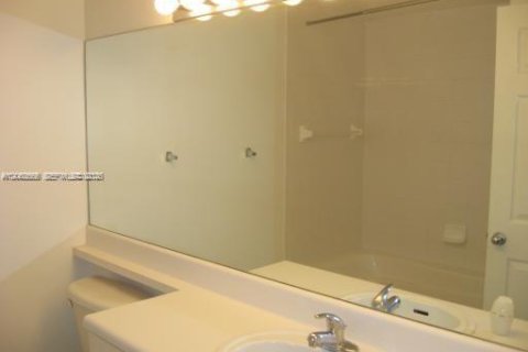 Copropriété à louer à Miramar, Floride: 1 chambre, 65.03 m2 № 2270216 - photo 7