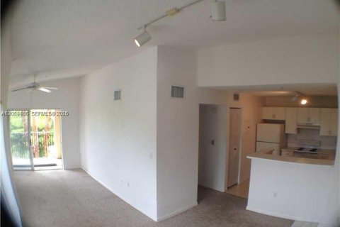 Copropriété à louer à Miramar, Floride: 1 chambre, 65.03 m2 № 2270216 - photo 4