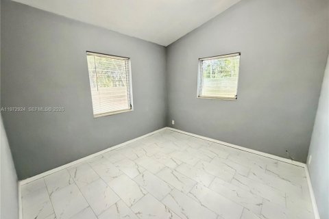 Снять в аренду квартиру в Форт-Лодердейл, Флорида 2 спальни, 69.68м2, № 2033092 - фото 11