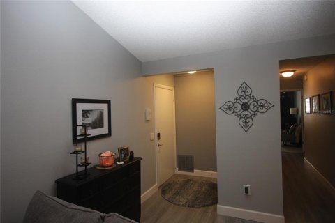 Condo in Apopka, Florida, 2 bedrooms  № 1917913 - photo 12