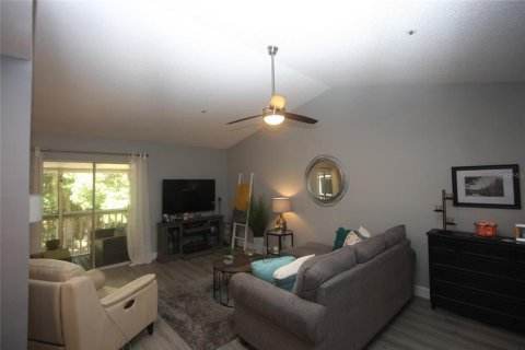 Condo in Apopka, Florida, 2 bedrooms  № 1917913 - photo 10