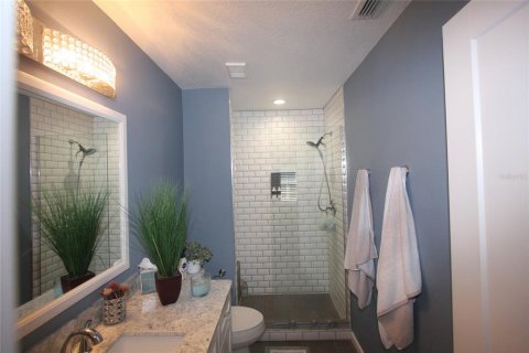 Condo in Apopka, Florida, 2 bedrooms  № 1917913 - photo 16