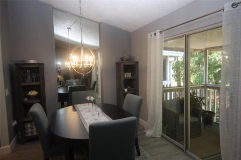Condo in Apopka, Florida, 2 bedrooms  № 1917913 - photo 11