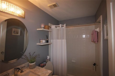 Condo in Apopka, Florida, 2 bedrooms  № 1917913 - photo 18