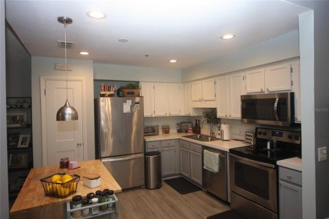 Condo in Apopka, Florida, 2 bedrooms  № 1917913 - photo 3