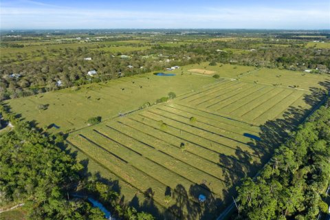 Land in Vero Beach, Florida № 890323 - photo 1