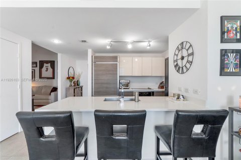 Купить кондоминиум в Майами, Флорида 1 спальня, 81.48м2, № 1985757 - фото 4