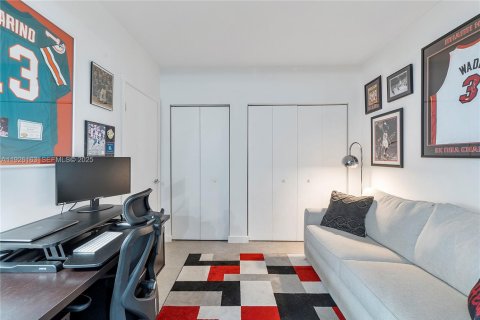 Купить кондоминиум в Майами, Флорида 1 спальня, 81.48м2, № 1985757 - фото 7