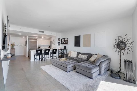 Купить кондоминиум в Майами, Флорида 1 спальня, 81.48м2, № 1985757 - фото 2