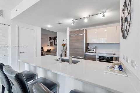 Купить кондоминиум в Майами, Флорида 1 спальня, 81.48м2, № 1985757 - фото 11