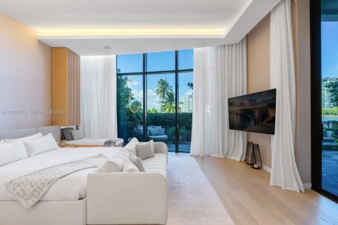 Condo in Miami Beach, Florida, 4 bedrooms  № 2053899 - photo 18