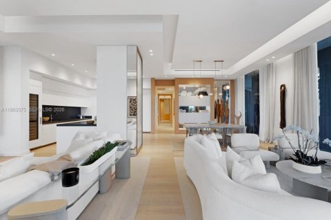 Condo in Miami Beach, Florida, 4 bedrooms  № 2053899 - photo 12