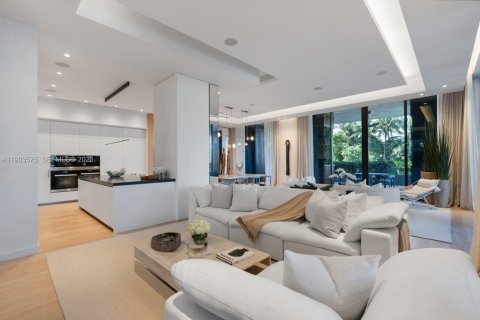 Condo in Miami Beach, Florida, 4 bedrooms  № 2053899 - photo 2