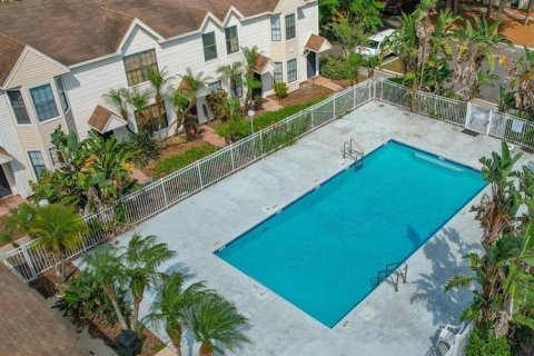 Condo in Plant City, Florida, 2 bedrooms  № 1760279 - photo 5