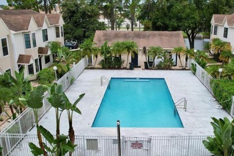 Condo in Plant City, Florida, 2 bedrooms  № 1760279 - photo 4